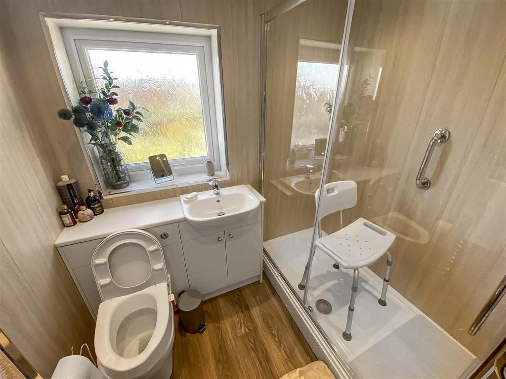 Shower Room.jpg