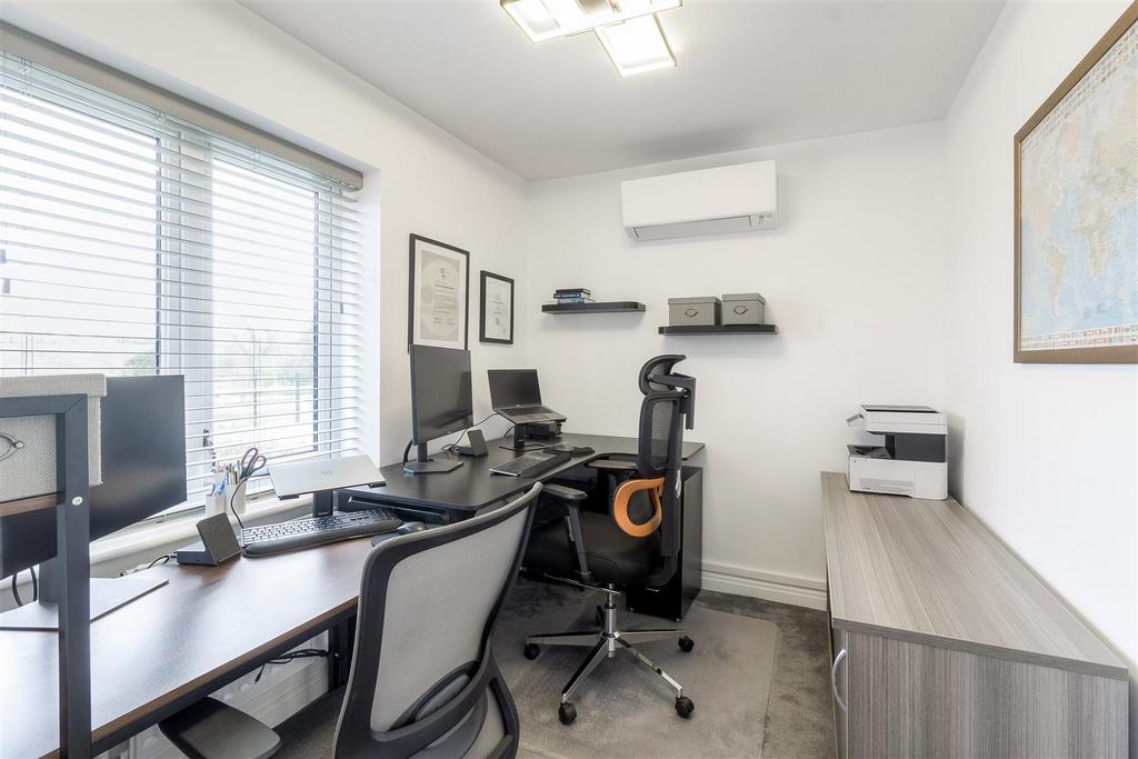 15 Fotheringhay Close 019.jpg