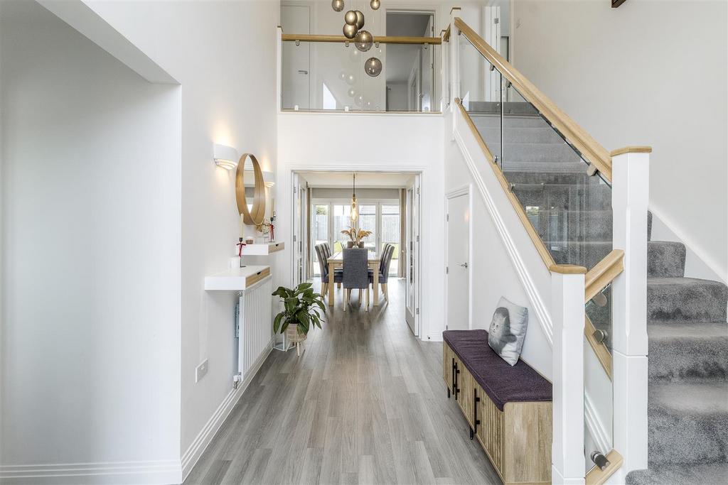 15 Fotheringhay Close 006.jpg
