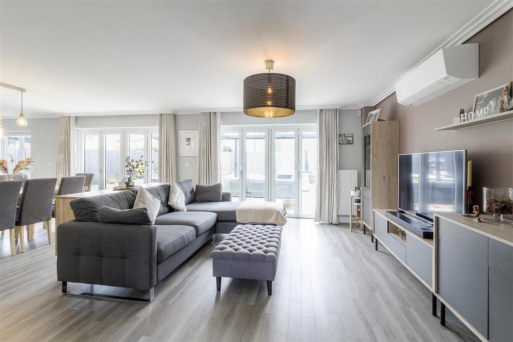 15 Fotheringhay Close 007.jpg