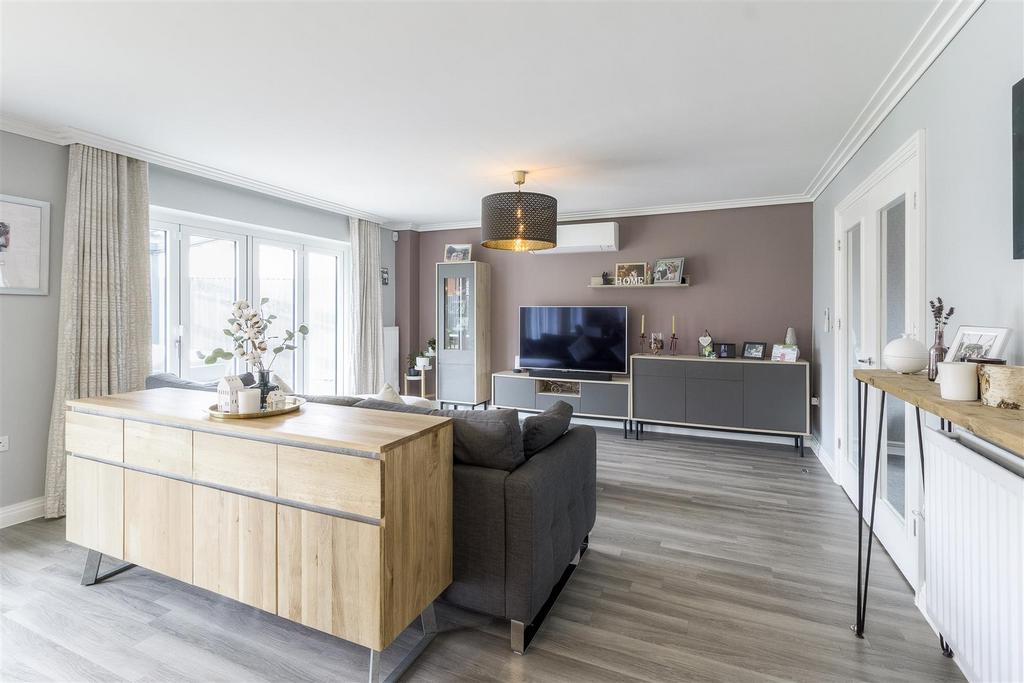 15 Fotheringhay Close 009.jpg