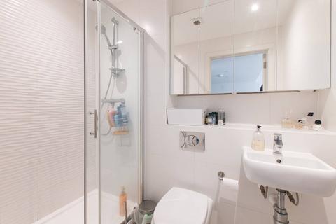 1 bedroom flat for sale, Albion Court, Hammersmith, London, W6
