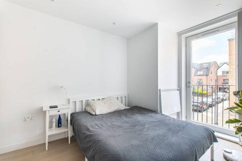1 bedroom flat for sale, Albion Court, Hammersmith, London, W6