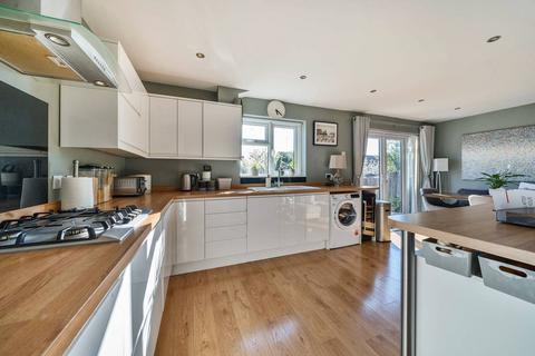 3 Deansway, Hemel Hempstead, HP3 9UE