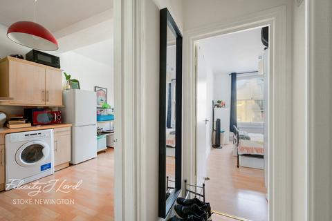 1 bedroom flat for sale, Stoke Newington High Street, N16