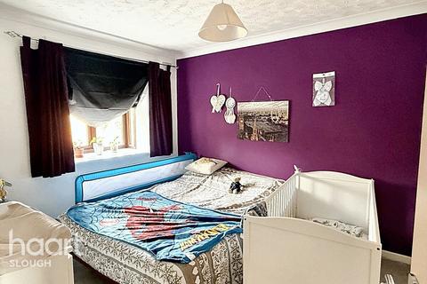 3 bedroom semi-detached house for sale, Baird Close, Slough