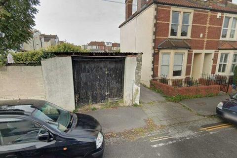 Garage to rent, Milner Road, Bristol BS7
