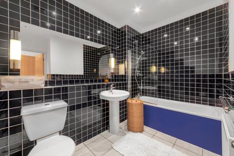 1 bedroom flat for sale, Esprit Court, 21 Brune Street, London