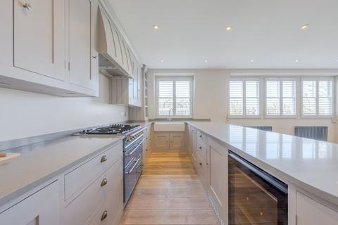 15b Randolph Crescent, London, W9 1DP