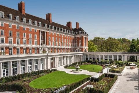 1 bedroom flat for sale, Star & Garter House, Richmond Hill, Richmond