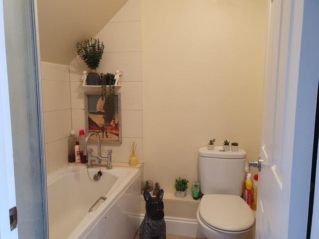 Bathroom.jpg