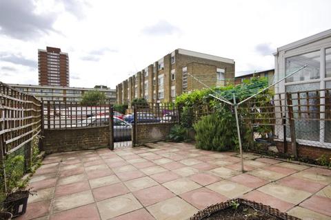 3 bedroom maisonette for sale, Buttermere House, Mile End Road, Bow, London, E3