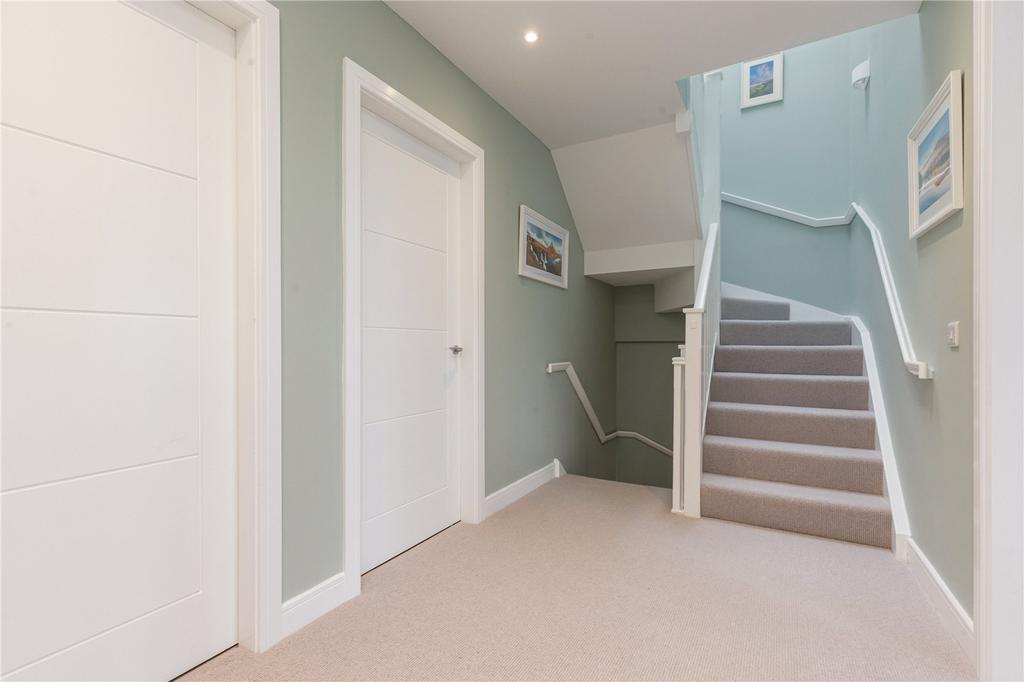 Craigmount Avenue 17