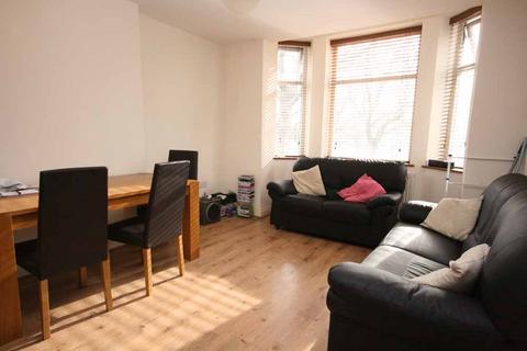 1 bedroom house of multiple occupation to rent, Birchfields Road, Manchester M13
