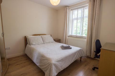 1 bedroom house of multiple occupation to rent, Birchfields Road, Manchester M13