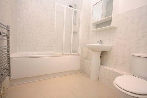 1 bedroom house of multiple occupation to rent, Birchfields Road, Manchester M13