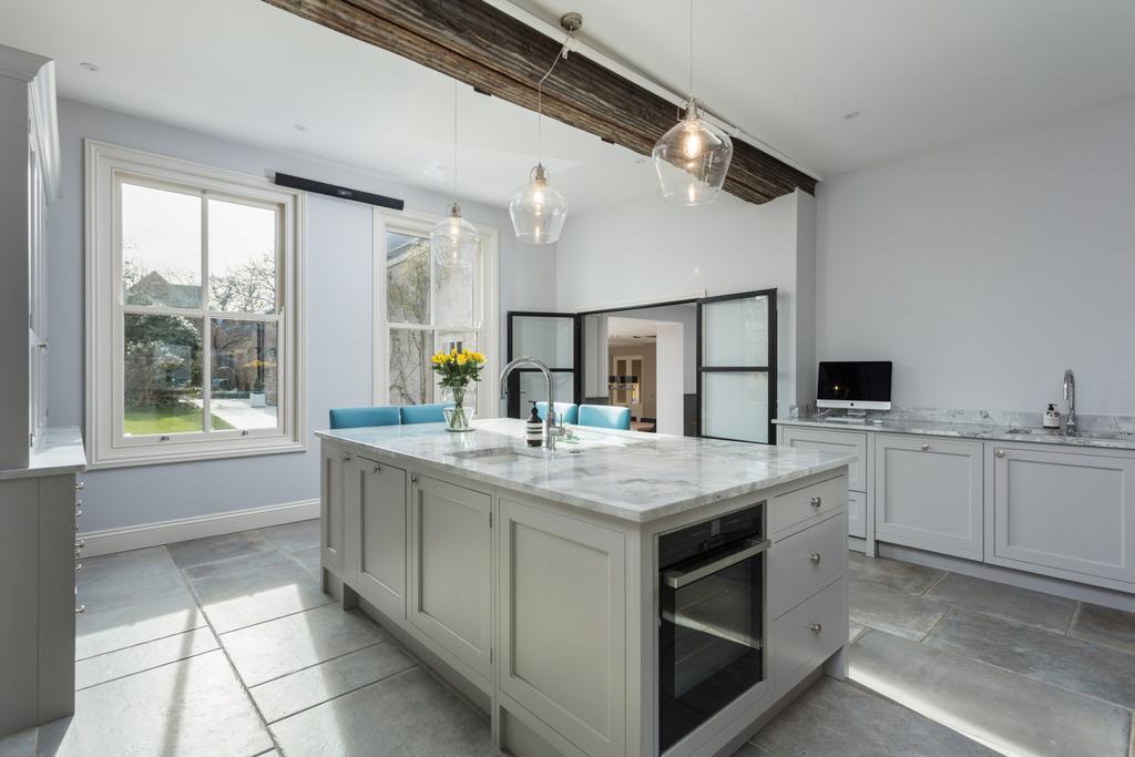 Kitchen/Breakfast