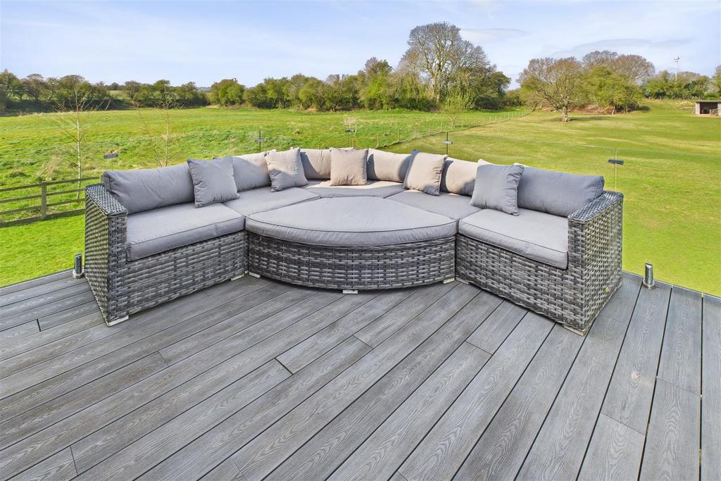 CAM02544 G0-PR0258-STILL011.jpg