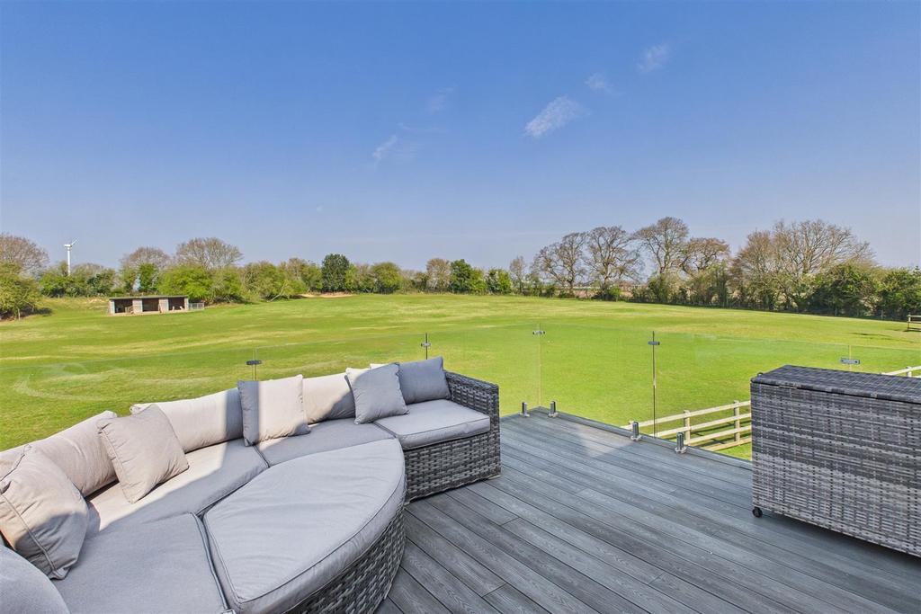 CAM02544 G0-PR0258-STILL012.jpg