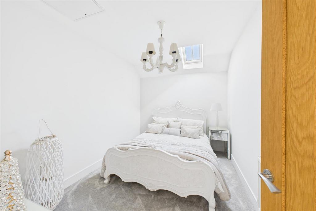 CAM02544 G0-PR0258-STILL018.jpg