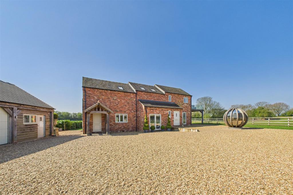 CAM02544 G0-PR0258-STILL020.jpg