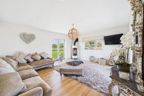 undefined, New Gate Court, Anslow DE13