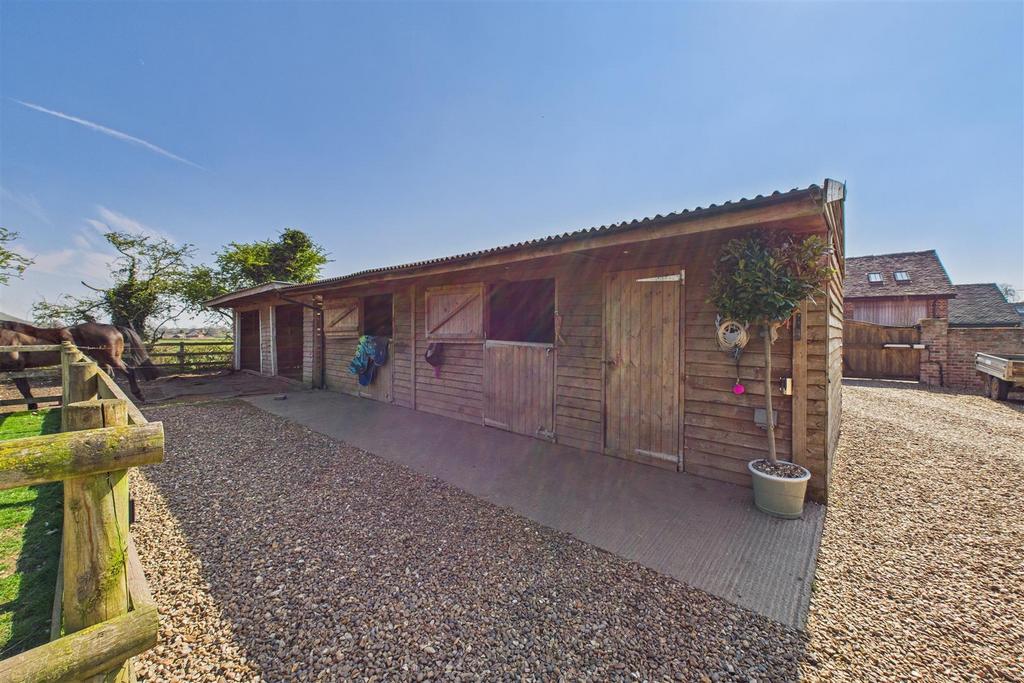 CAM02544 G0-PR0258-STILL022.jpg