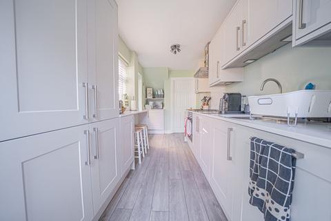 16 Hazel Grove, Hockley Heath, Solihull, B94 6QW