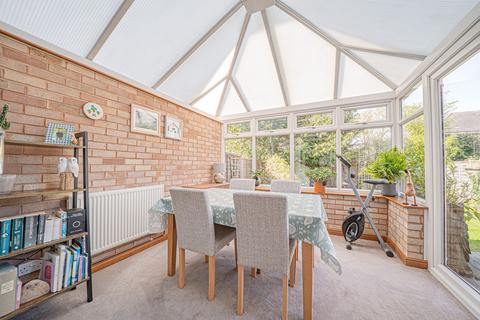 16 Hazel Grove, Hockley Heath, Solihull, B94 6QW