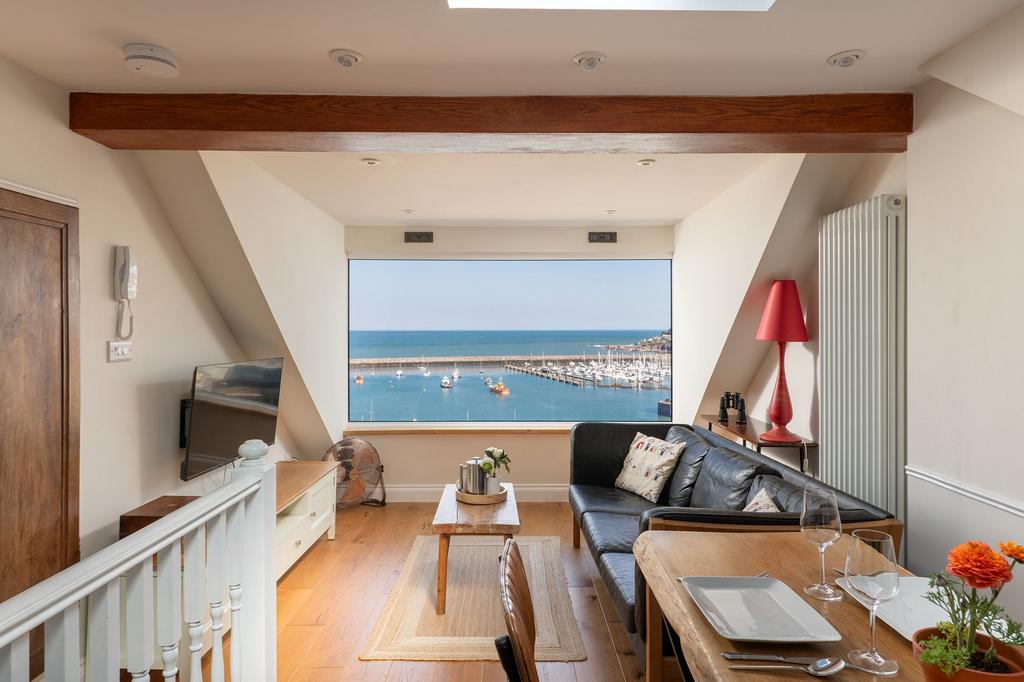 8 Sea View Terrace, Brixham