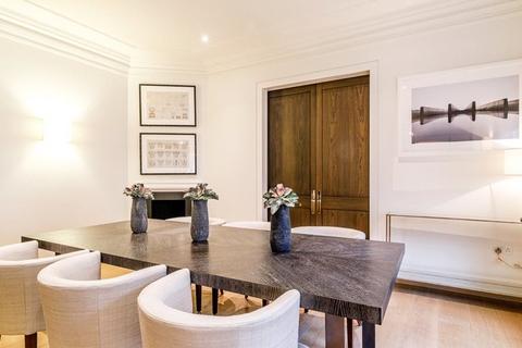 3 bedroom apartment to rent, Duke Street, London, W1K