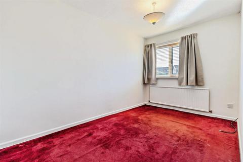 17 Armstrong Walk, Maltby, Rotherham, S66 8QQ