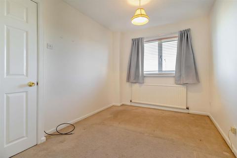 17 Armstrong Walk, Maltby, Rotherham, S66 8QQ