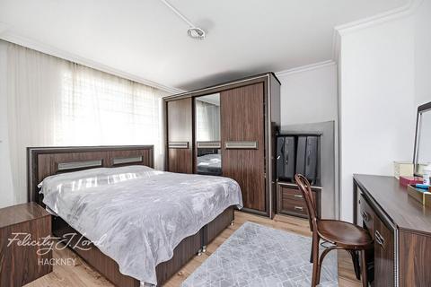 undefined, Paragon Road, LONDON