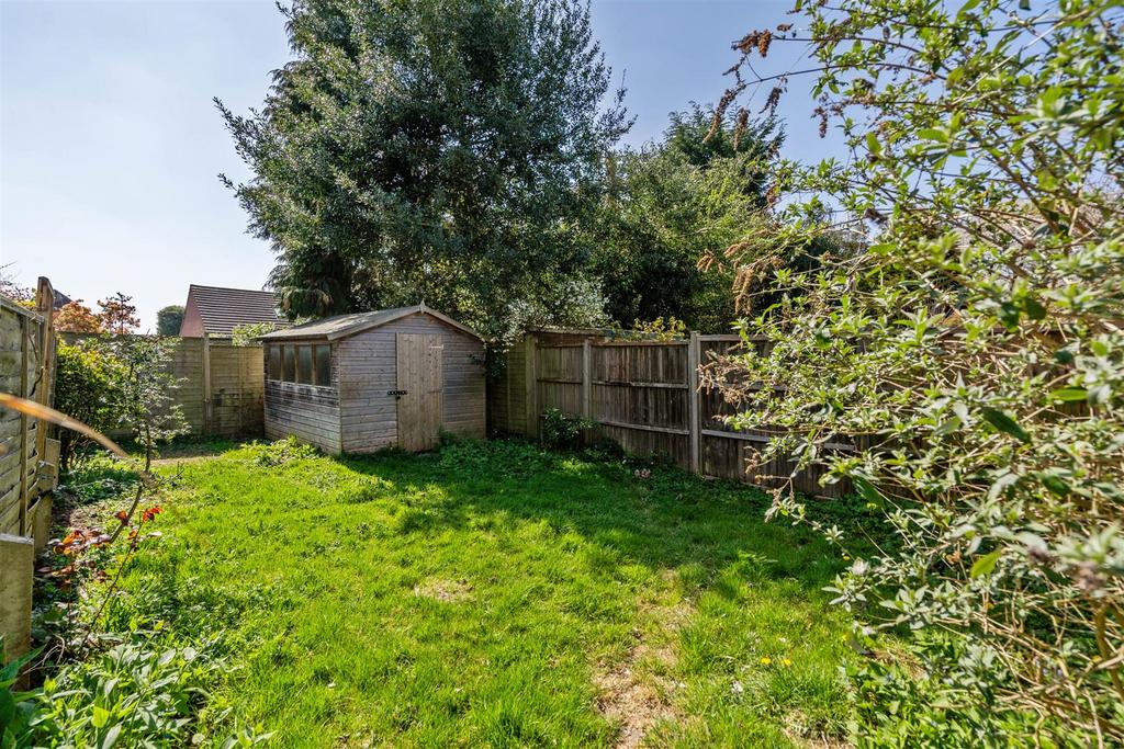 10 Milton Close 12.jpg