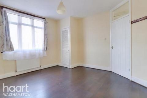 3 bedroom apartment to rent, Billet Road, LONDON