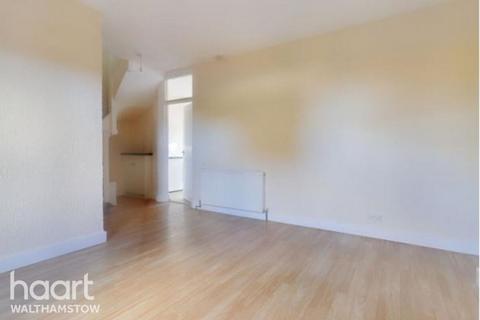 3 bedroom apartment to rent, Billet Road, LONDON
