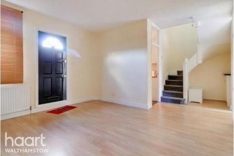3 bedroom apartment to rent, Billet Road, LONDON
