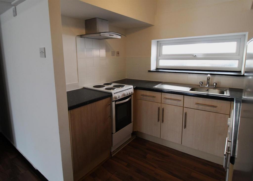 Kitchen 2.jpeg
