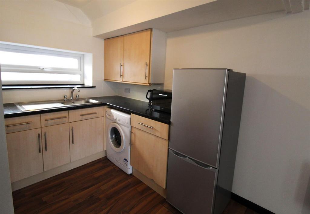 Kitchen 1.jpeg