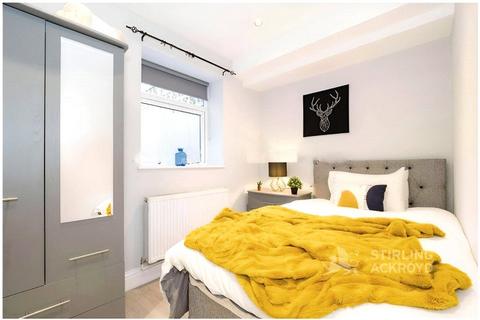 undefined, Waterloo Road, Aldershot, Hampshire, GU12