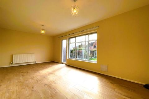 3 bedroom end of terrace house to rent, The Greenstead, Basildon, SS14