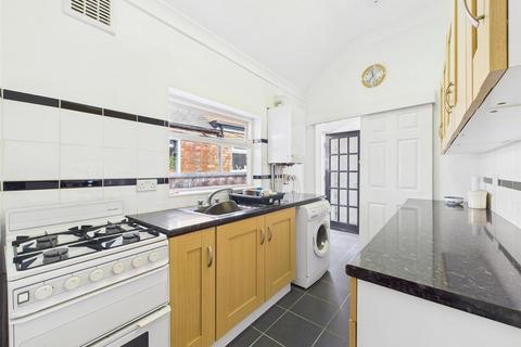 3 bedroom terraced house for sale, Toothill Road, Loughborough LE11