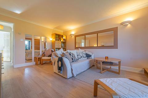 1 Aster Close, St Mellons, Cardiff, CF3 0JB