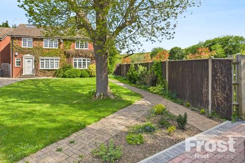 36 Penn Road, Datchet, Slough, SL3 9HT
