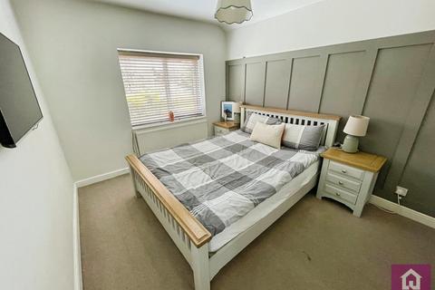 4 Wrexham Road, Pulford, Chester, CH4 9DN