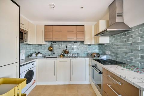 2 bedroom flat to rent, Richmond Road, Kingston, Kingston upon Thames, KT2