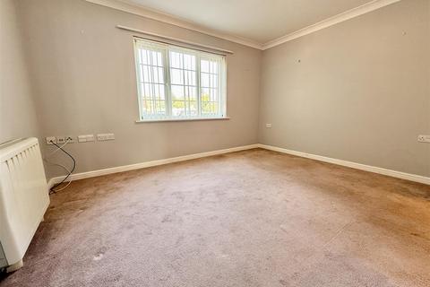 2 bedroom flat for sale, St. Johns Road, Stalham, NR12