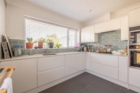 4 bedroom bungalow for sale, The Drive, Wraysbury