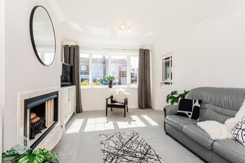 33 Harris Drive, Bury, BL9 8PS